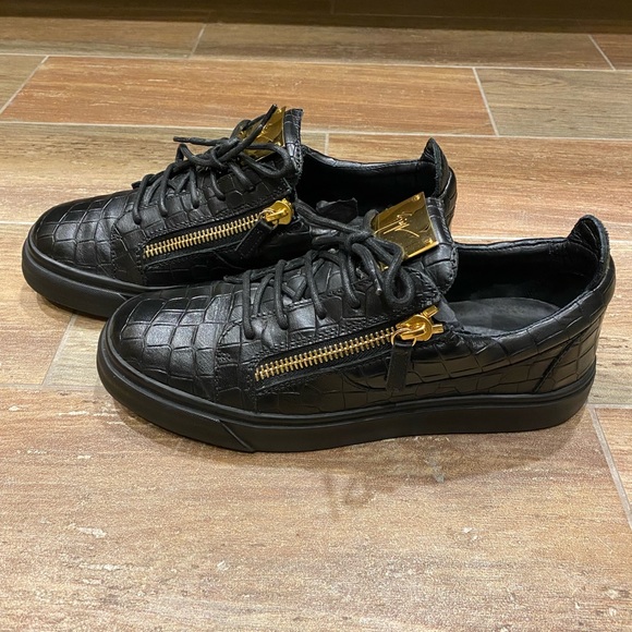 GIUSEPPE ZANOTTI
Men's Croc-Embossed Low-Top Sneakers, Black 42.5 - Picture 6 of 7